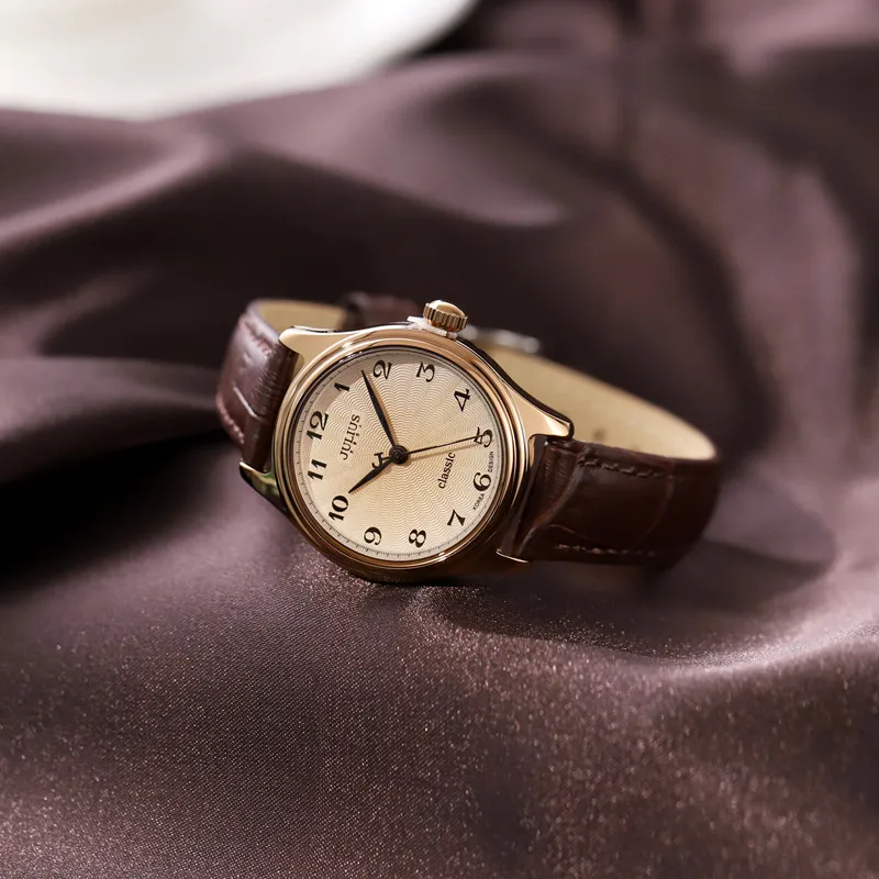 Retro-style women's watch, simple digital quartz, genuine fashion women's watch, elegant ladies' watch, gift for ladies.
Retro-style women's watch, simple digital quartz, genuine fashion women's watch, elegant ladies' watch, gift for ladies.