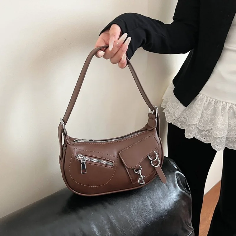 Luxury Brand High-End Leather Women's Shoulder Bag Popular Classic Classy Finish Trendy Casual Daily Commuter Bag 
Luxury Brand High-End Leather Women's Shoulder Bag Popular Classic Classy Finish Trendy Casual Daily Commuter Bag