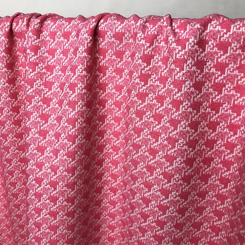 Pink houndstooth jacquard fabric spring and autumn women's skeleton hard coat fashion clothing fabric
Pink houndstooth jacquard fabric spring and autumn women's skeleton hard coat fashion clothing fabric