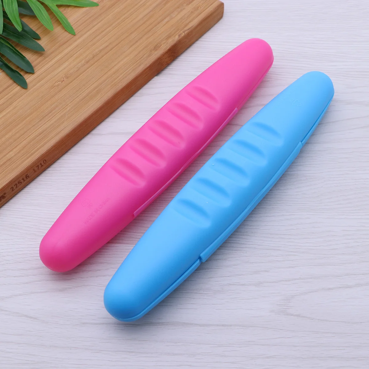 2Pcs Toothbrush Protective Case Travel Box Blue Rose Red Lightweight Portable ABS Material Lock Design Bump Bottom
2Pcs Toothbrush Protective Case Travel Box Blue Rose Red Lightweight Portable ABS Material Lock Design Bump Bottom