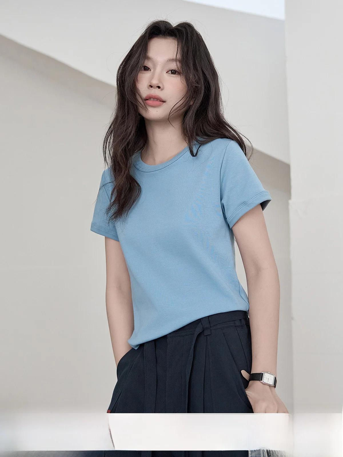 Blue round Neck Short Sleeve T-Shirt Women's Summer Fashion Slim Fit Shoulder Design Comfortable Korean Style Casual Top
Blue round Neck Short Sleeve T-Shirt Women's Summer Fashion Slim Fit Shoulder Design Comfortable Korean Style Casual Top