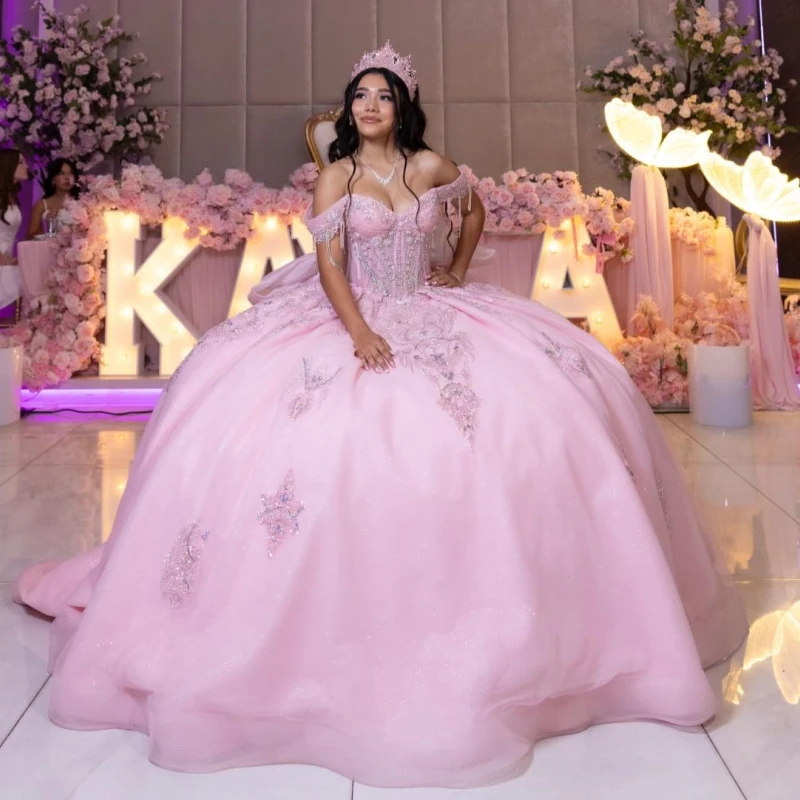 Pink Shiny Ball Gown Quinceanera Dresses Applique Lace Beading Crystal Bow Tull Corset Off Shoulder Sweet 16 Dress Vestidos 15
Pink Shiny Ball Gown Quinceanera Dresses Applique Lace Beading Crystal Bow Tull Corset Off Shoulder Sweet 16 Dress Vestidos 15