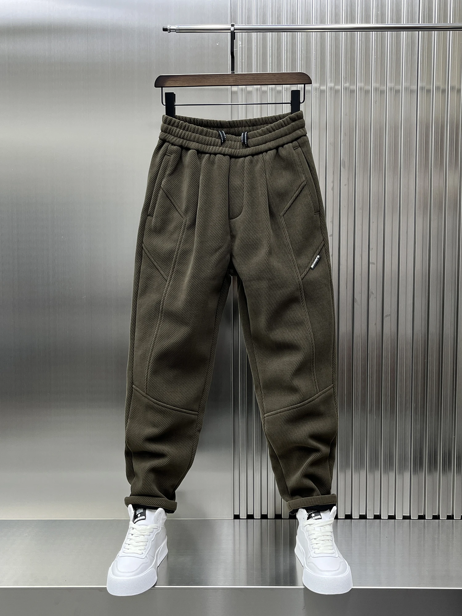 Мужские спортивные брюки с флисовой подкладкой, облегающие повседневные брюки Harlan Sle, модные универсальные брюки с узкими штанинами, модные, универсальные, трендовые, 2024
Мужские спортивные брюки с флисовой подкладкой, облегающие повседневные брюки Harlan Sle, модные универсальные брюки с узкими штанинами, модные, универсальные, трендовые, 2024