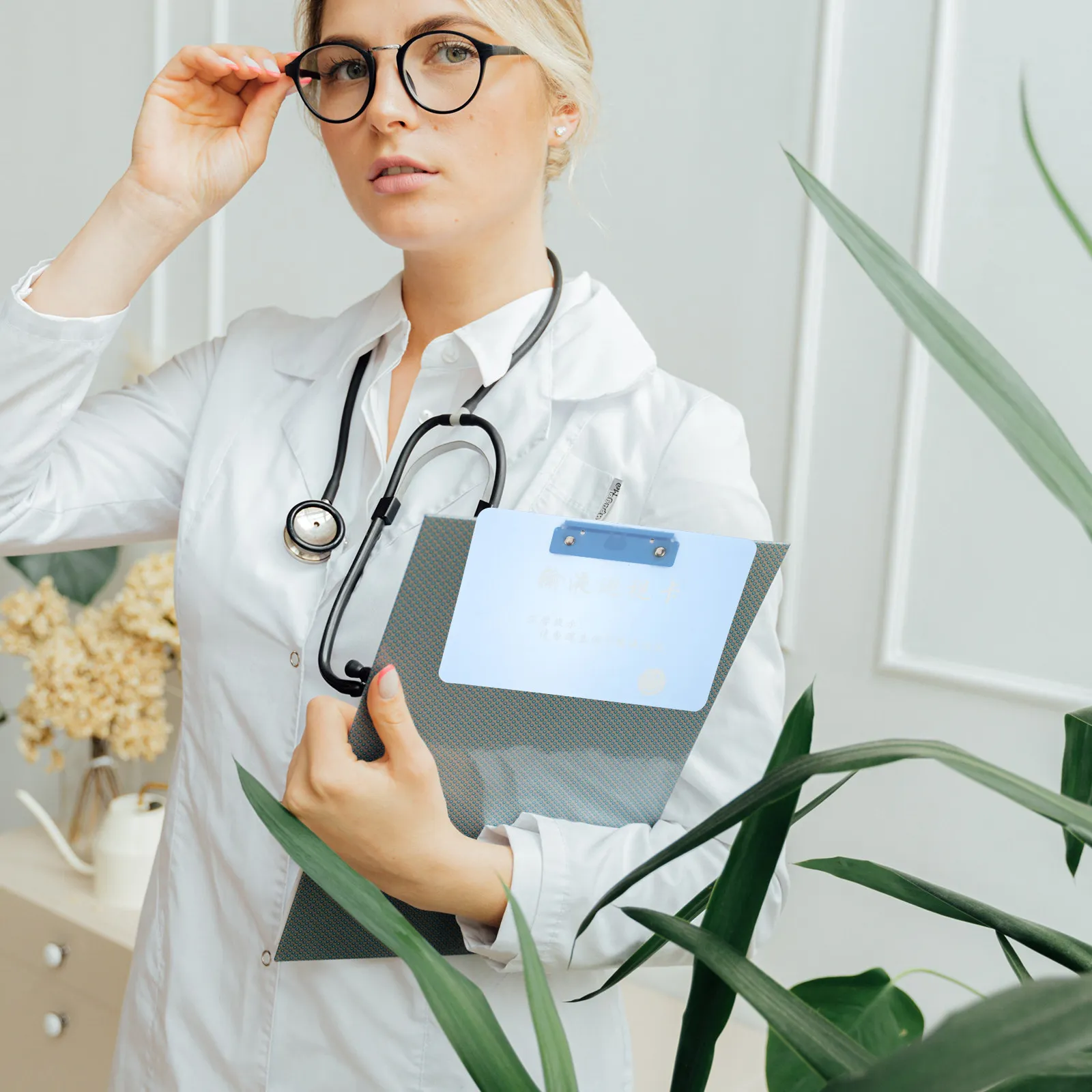 Sturdy Lightweight PP Clipboard for Nurses Hospital Writing Pad Record Holder Infusion Bottle Board Portable Nursing
Sturdy Lightweight PP Clipboard for Nurses Hospital Writing Pad Record Holder Infusion Bottle Board Portable Nursing