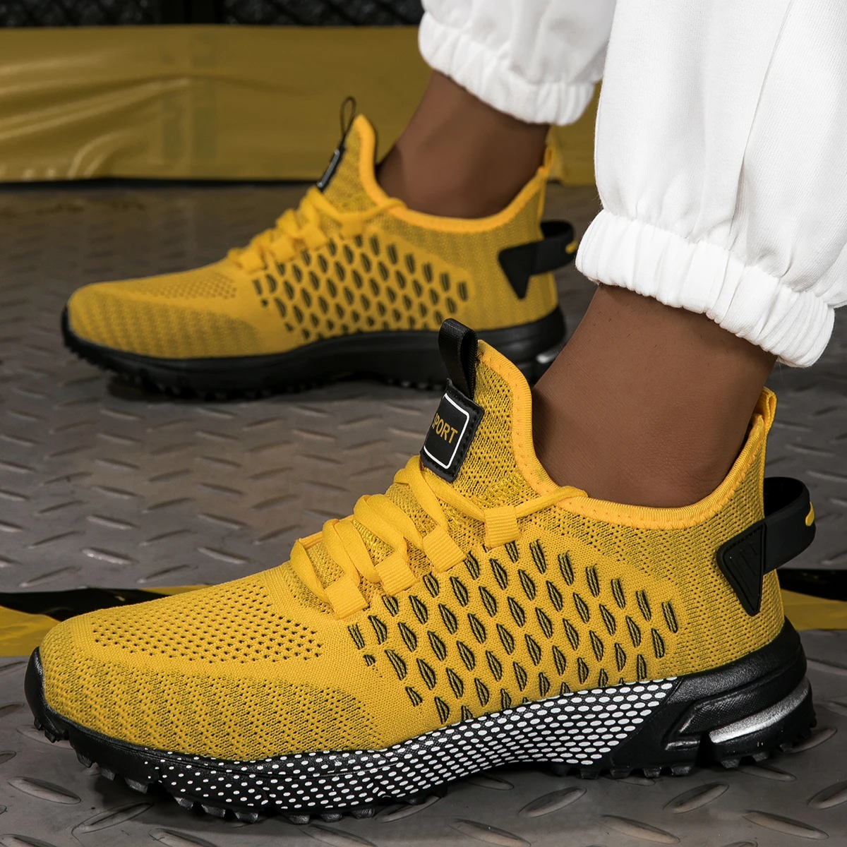 New Men Running Shoes Casual Walking Lace-up Breathable Jogging Leisure Fashion Comfortable Sneakers Blade Loafers Brand Outdoor
New Men Running Shoes Casual Walking Lace-up Breathable Jogging Leisure Fashion Comfortable Sneakers Blade Loafers Brand Outdoor