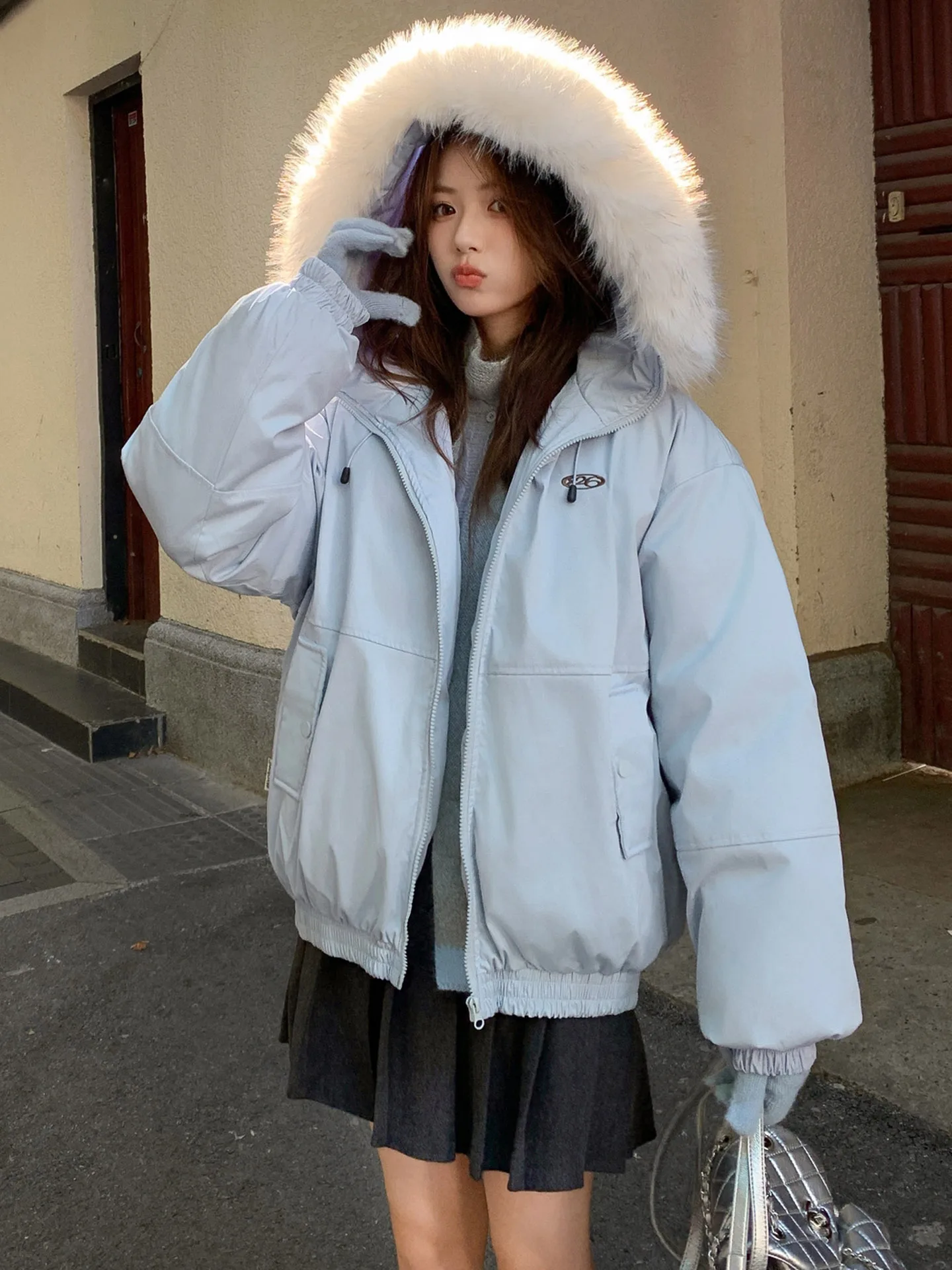 Женская парка оверсайз Verde: осенняя, свободного кроя, в стиле Харадзюку, с эффектом объемности, дышащая, с высококачественными молниями, для активного отдыха, с вельветовыми вставками, в корейском стиле
Женская парка оверсайз Verde: осенняя, свободного кроя, в стиле Харадзюку, с эффектом объемности, дышащая, с высококачественными молниями, для активного отдыха, с вельветовыми вставками, в корейском стиле