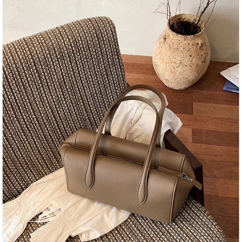 Grade Leather Women's Shoulder Bags Luxury Designer Brand Female Cowhide Underarm Pillow Bag Ladies Tote for Woman New
Grade Leather Women's Shoulder Bags Luxury Designer Brand Female Cowhide Underarm Pillow Bag Ladies Tote for Woman New