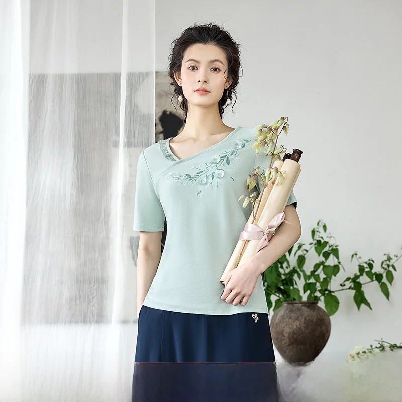 New 2025 Spring Summer Multi-Color Embroidered Cotton T-Shirt Women's Straight Cut Short Sleeve V-Neck Regular Length Top
New 2025 Spring Summer Multi-Color Embroidered Cotton T-Shirt Women's Straight Cut Short Sleeve V-Neck Regular Length Top