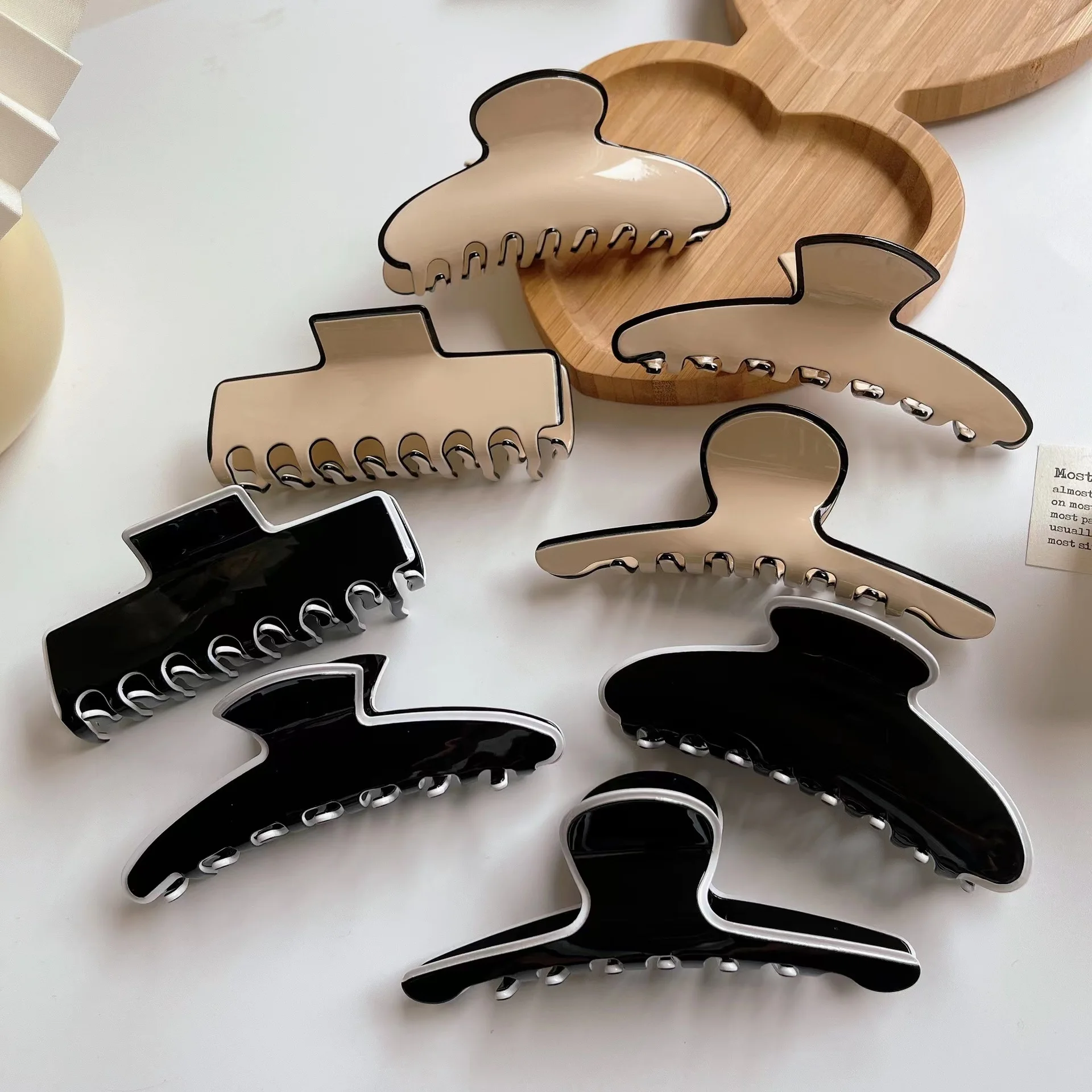 New French Retro Large Solid Color Acetate Hair Claw Clip High Quality Geometric Hair Accessories For Elegance Woman
New French Retro Large Solid Color Acetate Hair Claw Clip High Quality Geometric Hair Accessories For Elegance Woman