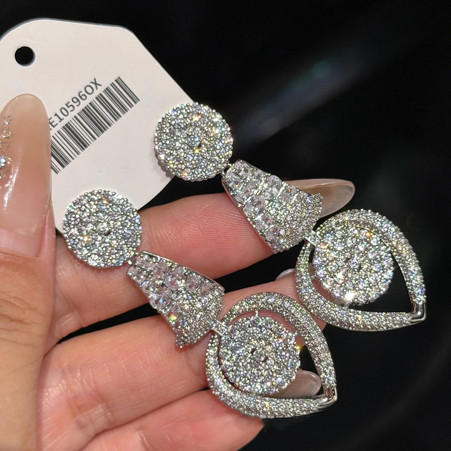 Trendy exaggerated geometric round water-drop rhinestone earrings super sparkly luxury women jewelry set
Trendy exaggerated geometric round water-drop rhinestone earrings super sparkly luxury women jewelry set