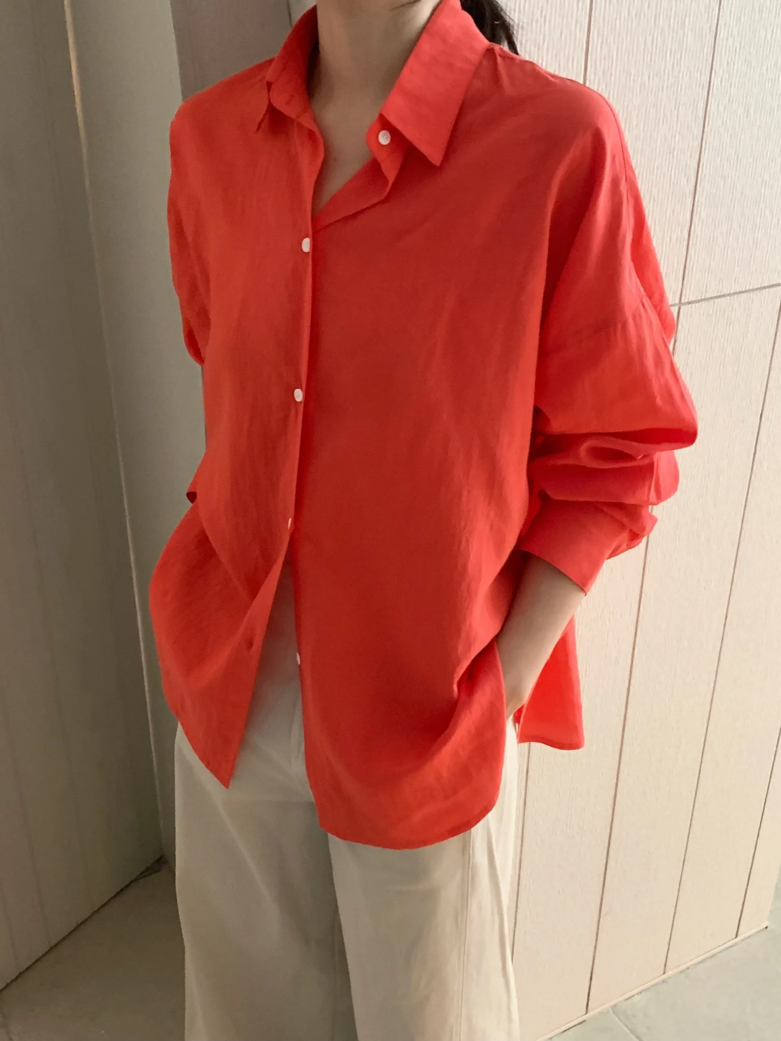 Chic Basic Long Sleeve Pure Cotton Ceiling Light Board Women's Casual Loose Fit Shirt Breathable Comfortable Spring Fashion
Chic Basic Long Sleeve Pure Cotton Ceiling Light Board Women's Casual Loose Fit Shirt Breathable Comfortable Spring Fashion