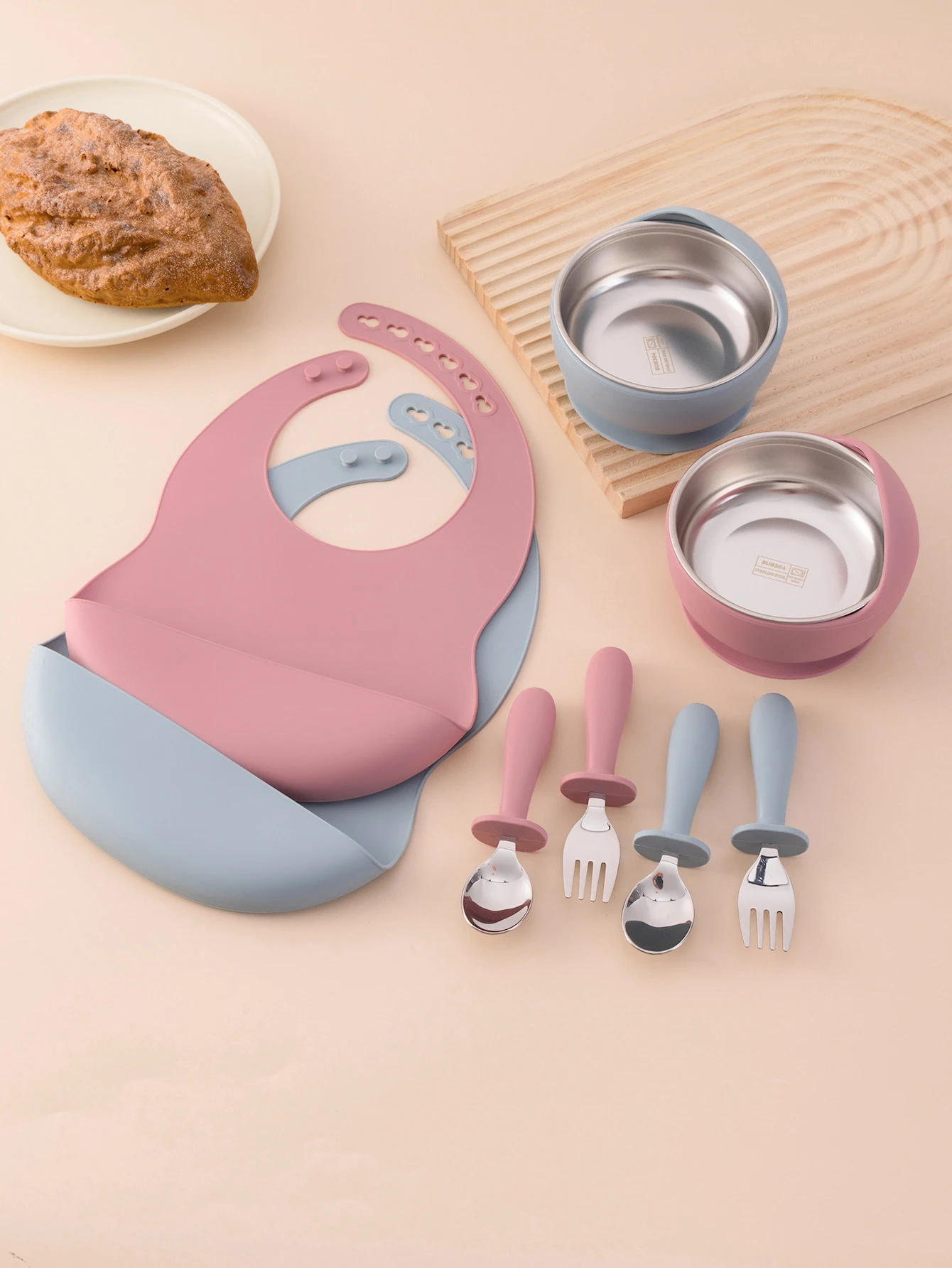 4PCS Stainless Steel Bowl Fork Spoon Baby Feeding Set Detachable Design Sucker Bowl Silicone Waterproof Bib Children's Tableware
4PCS Stainless Steel Bowl Fork Spoon Baby Feeding Set Detachable Design Sucker Bowl Silicone Waterproof Bib Children's Tableware