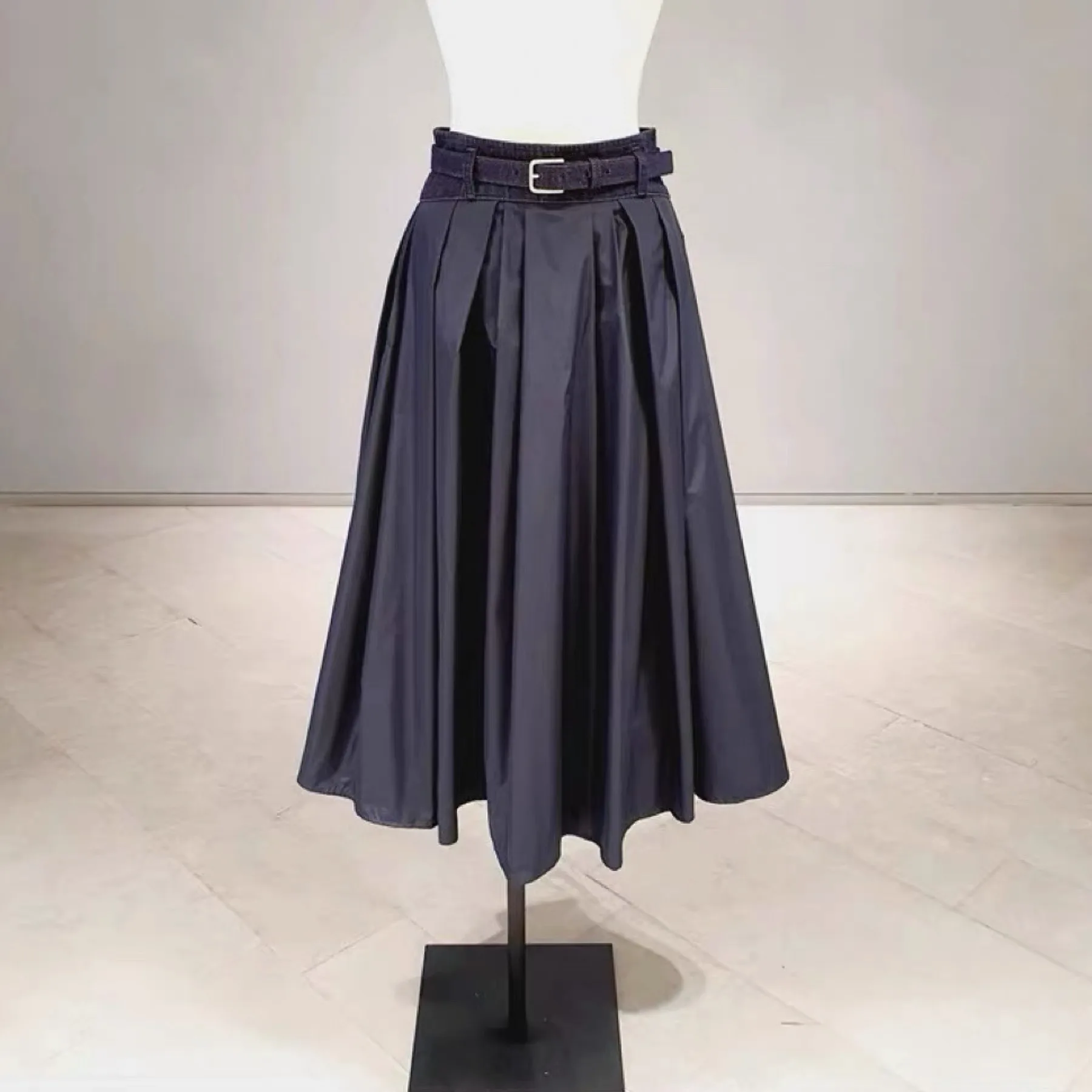 NingYao MIC26 Spring Fashion Denim Patchwork High Waist A-Line Long Umbrella Skirt with Belt Women's Commute Standard Fit
NingYao MIC26 Spring Fashion Denim Patchwork High Waist A-Line Long Umbrella Skirt with Belt Women's Commute Standard Fit