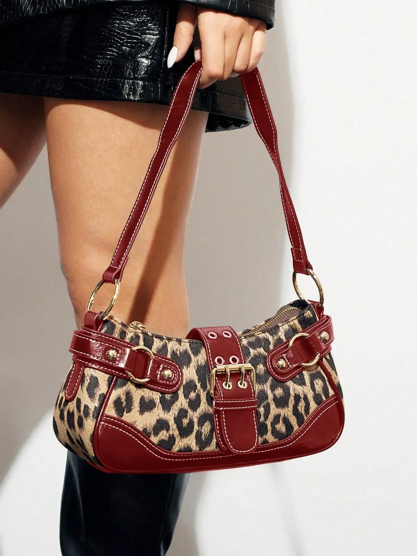 Сумка на плечо с леопардовым принтом и пряжкой, элегантная для ежедневного использования в офисе и вечеринке
Сумка на плечо с леопардовым принтом и пряжкой, элегантная для ежедневного использования в офисе и вечеринке