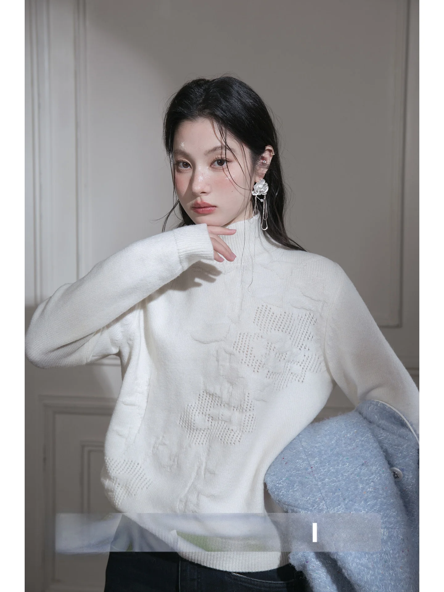 COTRE Wool Blend Knitted Long Sleeve Thick Warm Turtleneck Sweater with Embroidered Floral Relief for Women Autumn Winter
COTRE Wool Blend Knitted Long Sleeve Thick Warm Turtleneck Sweater with Embroidered Floral Relief for Women Autumn Winter