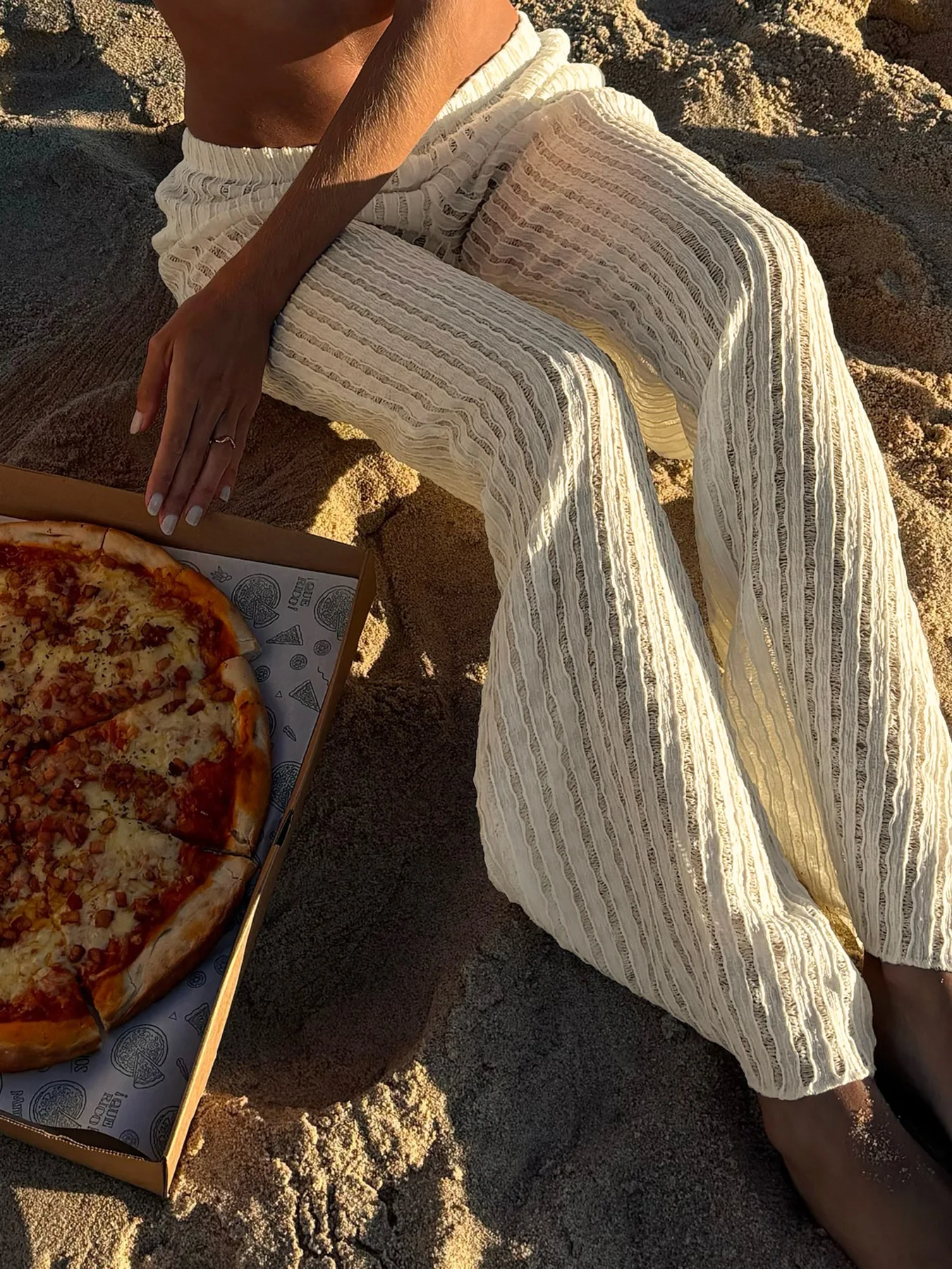 Beach casual knitting white pants women,summer new arrival loose lazy long trousers 2025 woman
Beach casual knitting white pants women,summer new arrival loose lazy long trousers 2025 woman