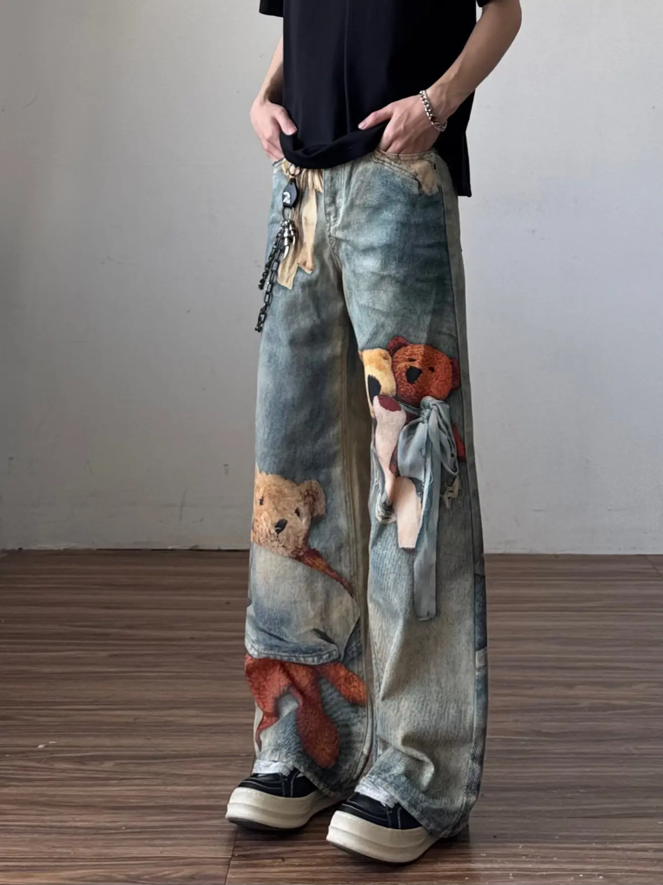 Retro American High Street 3D Bear Print Flared Denim Jeans Men's Design Loose Straight Leg Washed Jeans mid Waist Zipper Clo...
Retro American High Street 3D Bear Print Flared Denim Jeans Men's Design Loose Straight Leg Washed Jeans mid Waist Zipper Clo...