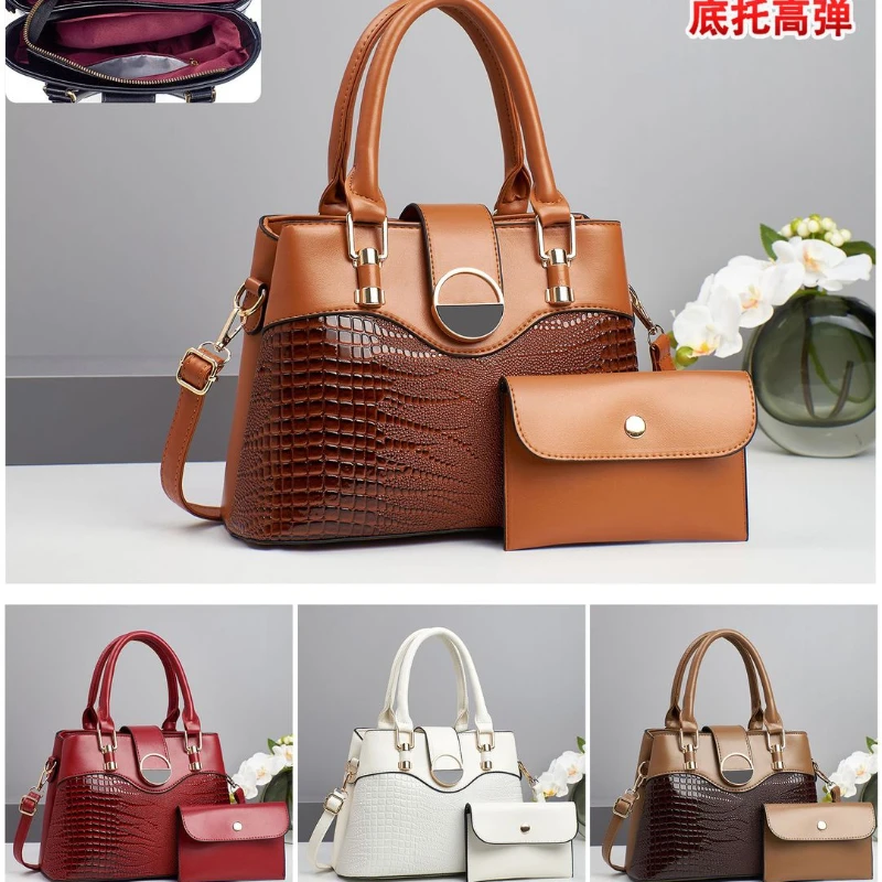 Роскошная брендовая дизайнерская женская сумка, высококачественная сумка на плечо большой вместимости, модная трендовая сумка через плечо, дорожная сумка-тоут 
Роскошная брендовая дизайнерская женская сумка, высококачественная сумка на плечо большой вместимости, модная трендовая сумка через плечо, дорожная сумка-тоут