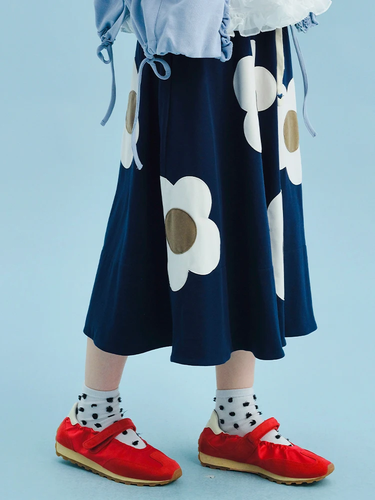 2025 New Floral Midi Skirt Navy Blue Casual Pleated Streetwear Spring Women's Boho Fashion 255008
2025 New Floral Midi Skirt Navy Blue Casual Pleated Streetwear Spring Women's Boho Fashion 255008