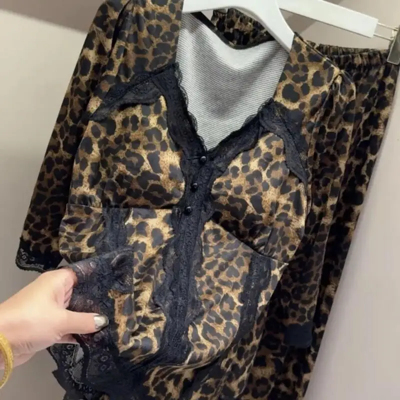 Woman Leopard Print Sexy Pajamas Sets Girls Lace Edge with Chest Cushion Pants Spring Autumn Clothes Sleeping Wear Girl's Gift
Woman Leopard Print Sexy Pajamas Sets Girls Lace Edge with Chest Cushion Pants Spring Autumn Clothes Sleeping Wear Girl's Gift
