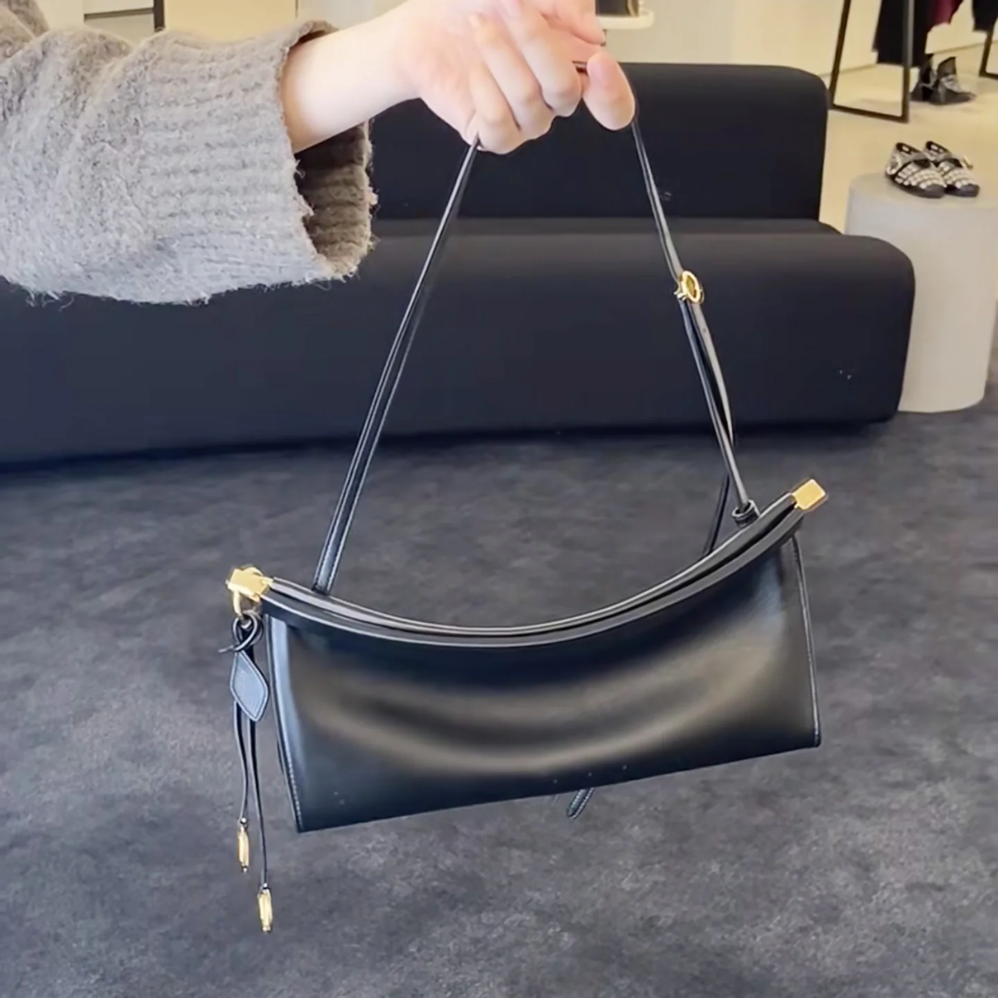 Versatile Leather Crossbody Bag Women's Breadsti Bag Underarm Bag Simple Match All the Time Soft Casual Sle Handbag
Versatile Leather Crossbody Bag Women's Breadsti Bag Underarm Bag Simple Match All the Time Soft Casual Sle Handbag