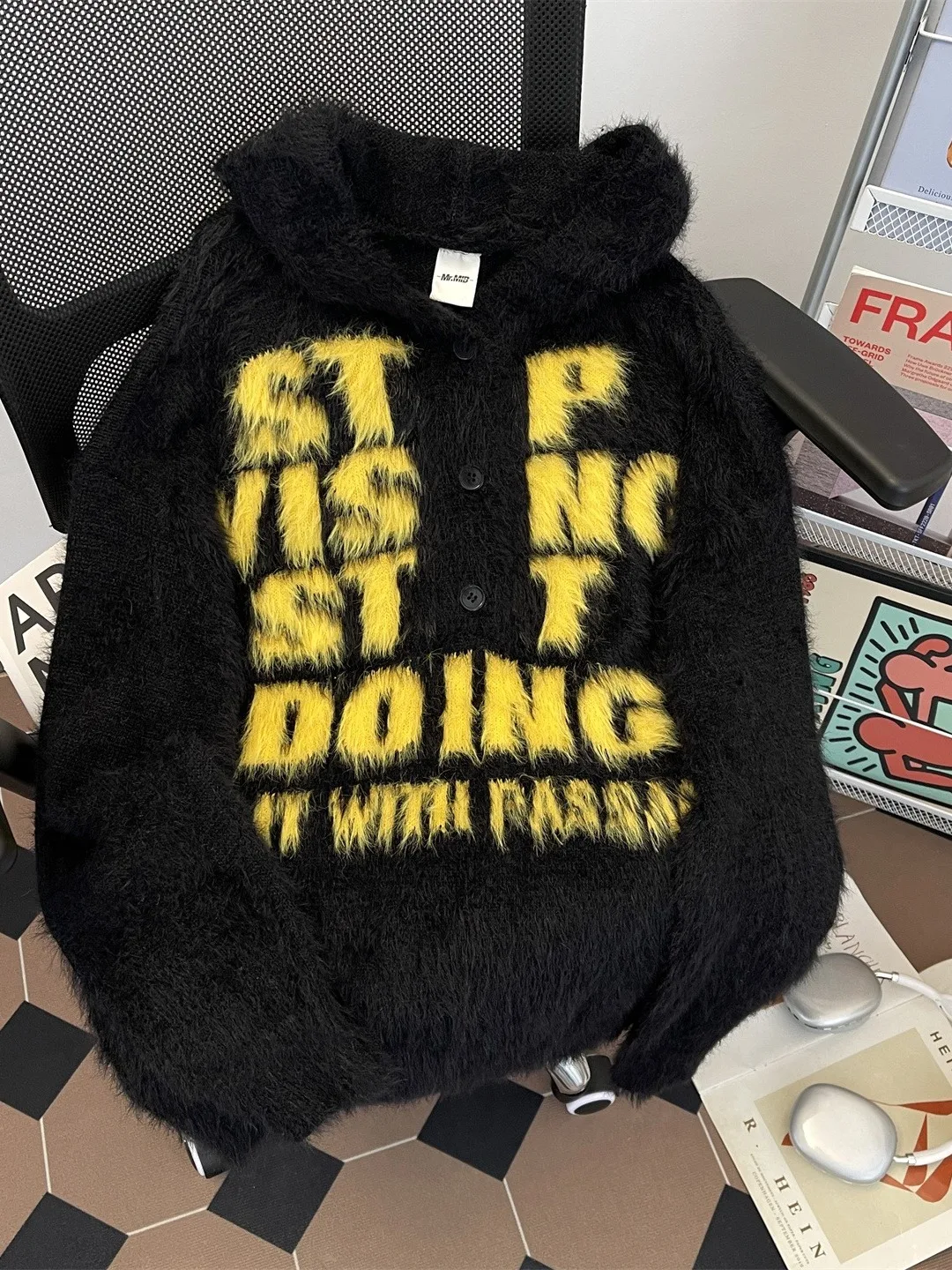 Американский ретро норковый свитер для пар с буквами, свободное круглое вязаное пальто для мужчин и женщин, осенне-зимняя повседневная удобная шапка
Американский ретро норковый свитер для пар с буквами, свободное круглое вязаное пальто для мужчин и женщин, осенне-зимняя повседневная удобная шапка