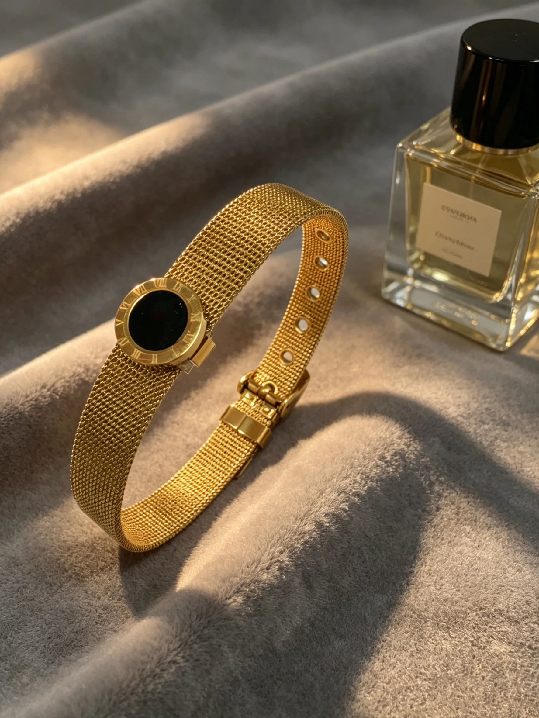 1pc 18K Gold Plated Watch Style Mesh Strap Bracelet With Roman Numeral & Black Enamel, Old Money Style Minimalist Adjustable Ban
1pc 18K Gold Plated Watch Style Mesh Strap Bracelet With Roman Numeral & Black Enamel, Old Money Style Minimalist Adjustable Ban