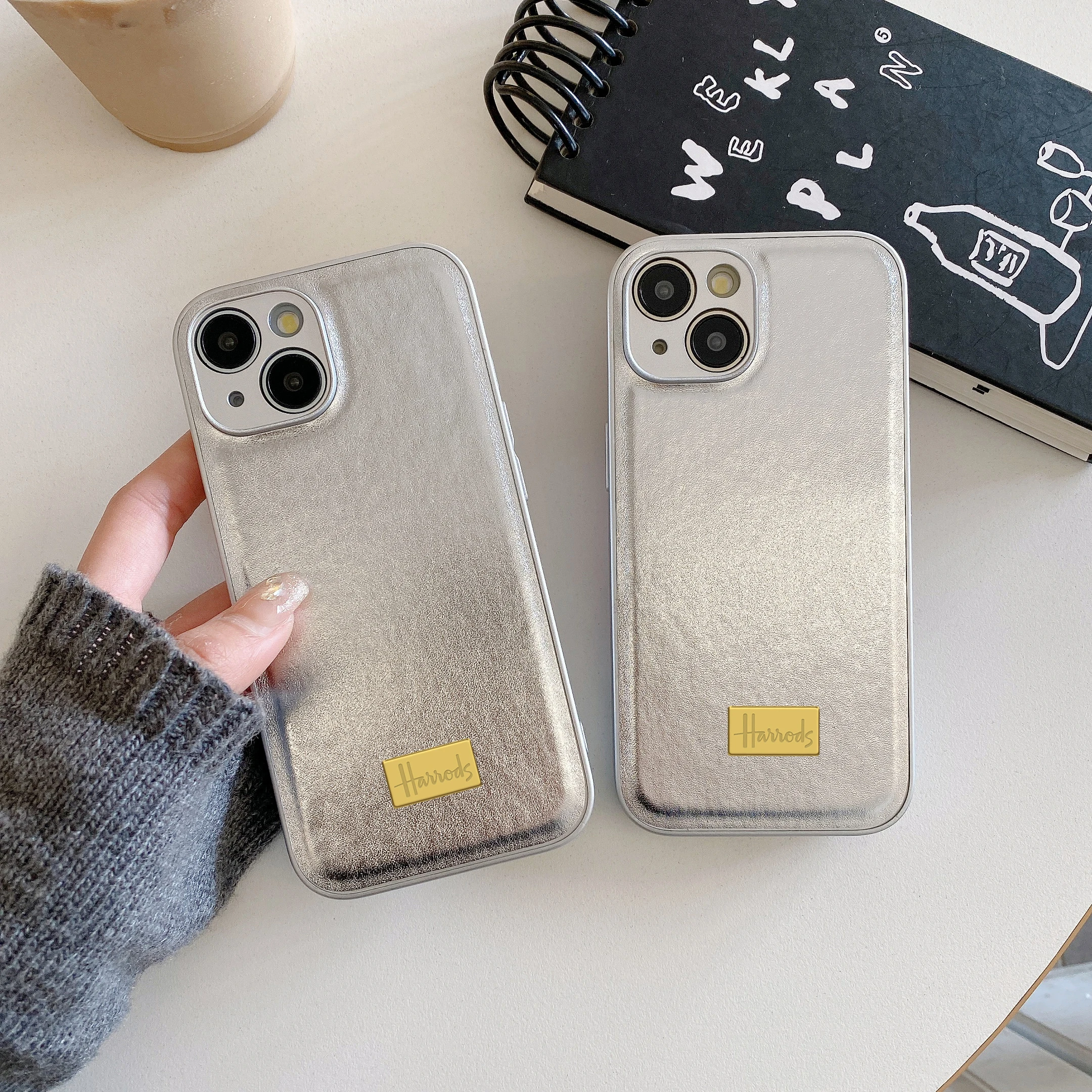 Case for iPhone 15 14 Phone Cover 15 13 12 11 Pro MAX Luxury business silver leather Hard Cover Shockproof Back Funda Anti-fall
Case for iPhone 15 14 Phone Cover 15 13 12 11 Pro MAX Luxury business silver leather Hard Cover Shockproof Back Funda Anti-fall