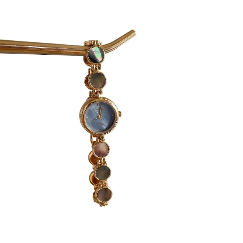 White Fritillary small disc bracelet watch simple temperament workplace girls simple quartz watch
White Fritillary small disc bracelet watch simple temperament workplace girls simple quartz watch