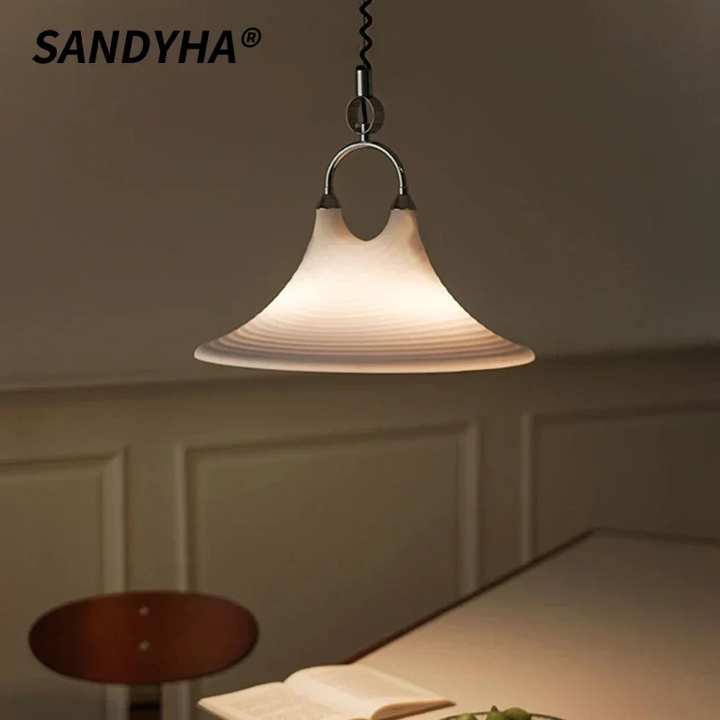 SANDYHA Chinese Retro Trumpet Chandelier Adjustable Acrylic LED Pendant Lamp for Bedroom Dining Living Room Retractable Lighting
SANDYHA Chinese Retro Trumpet Chandelier Adjustable Acrylic LED Pendant Lamp for Bedroom Dining Living Room Retractable Lighting