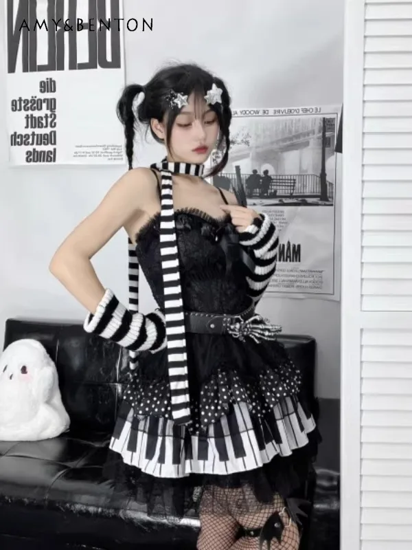 Japanese Hottie Punk Retro Black and White Piano Keys Polka Dot Lace Short Dress Subculture Mid Waist Slim Fit Cake Dress
Japanese Hottie Punk Retro Black and White Piano Keys Polka Dot Lace Short Dress Subculture Mid Waist Slim Fit Cake Dress