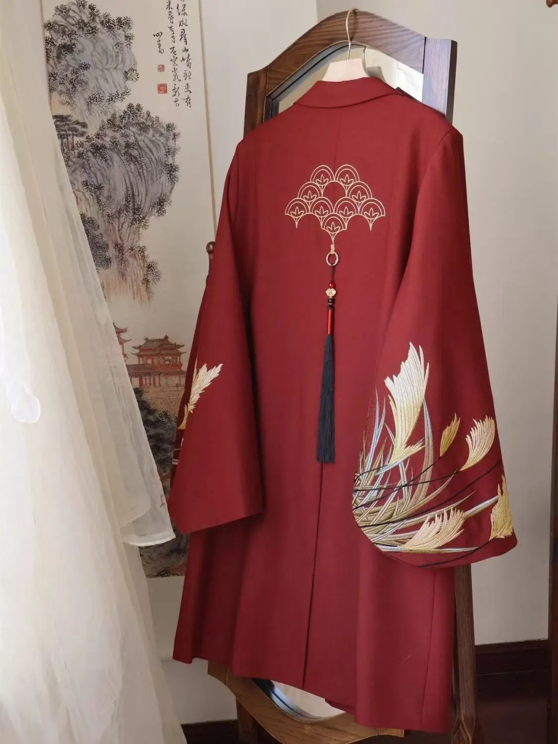 Red New Chinese Style Embroidered Tops Men Women Upgraded Hanfu Overcoat Niche Street Y2K Coat Taoist Robe Cosplay Or Daily Wear
Red New Chinese Style Embroidered Tops Men Women Upgraded Hanfu Overcoat Niche Street Y2K Coat Taoist Robe Cosplay Or Daily Wear