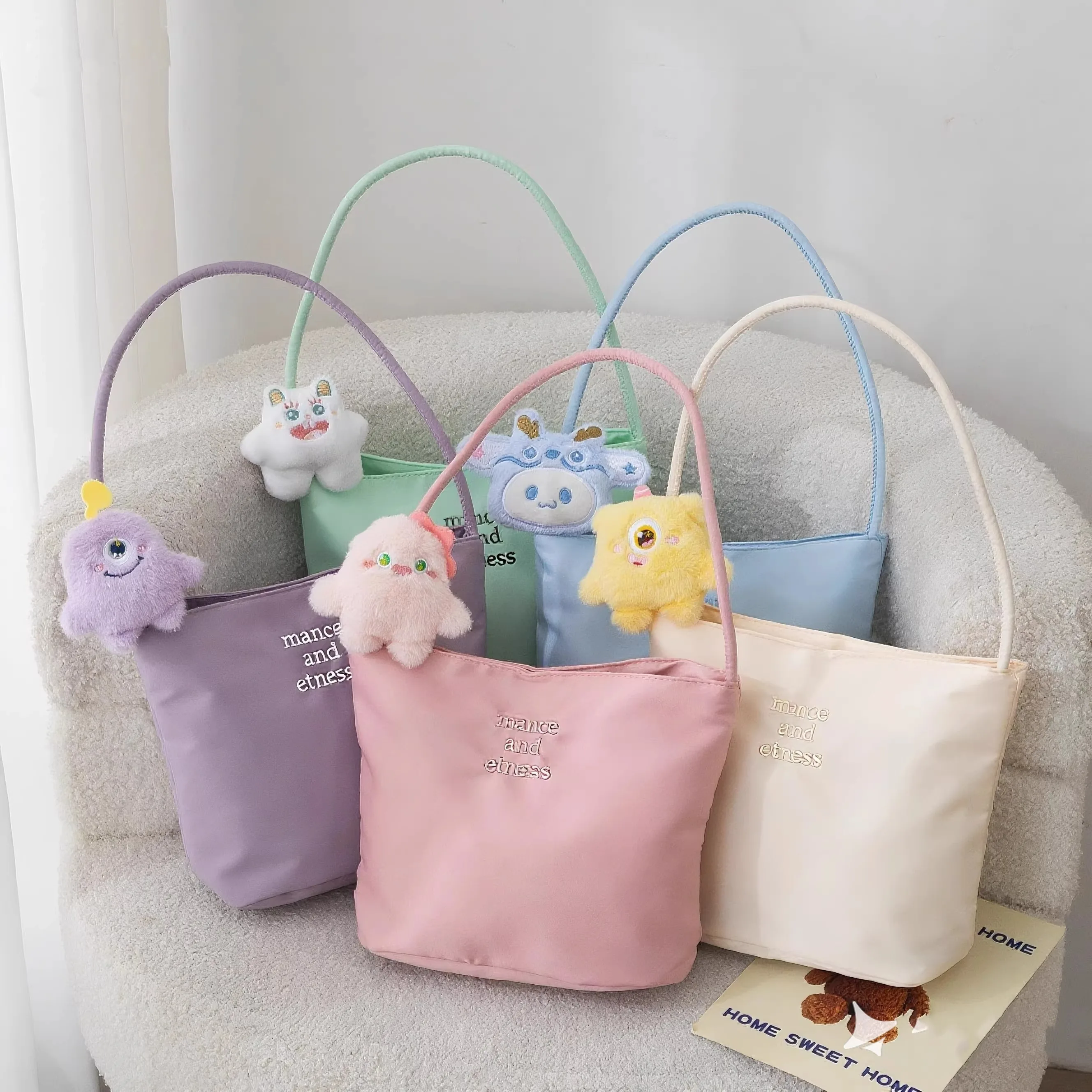 10Pcs New Souvenir Gift Bag Wedding Bridesmaid Gift Bags High end Baby Children's Birthday Gift Box Party Supplies
10Pcs New Souvenir Gift Bag Wedding Bridesmaid Gift Bags High end Baby Children's Birthday Gift Box Party Supplies