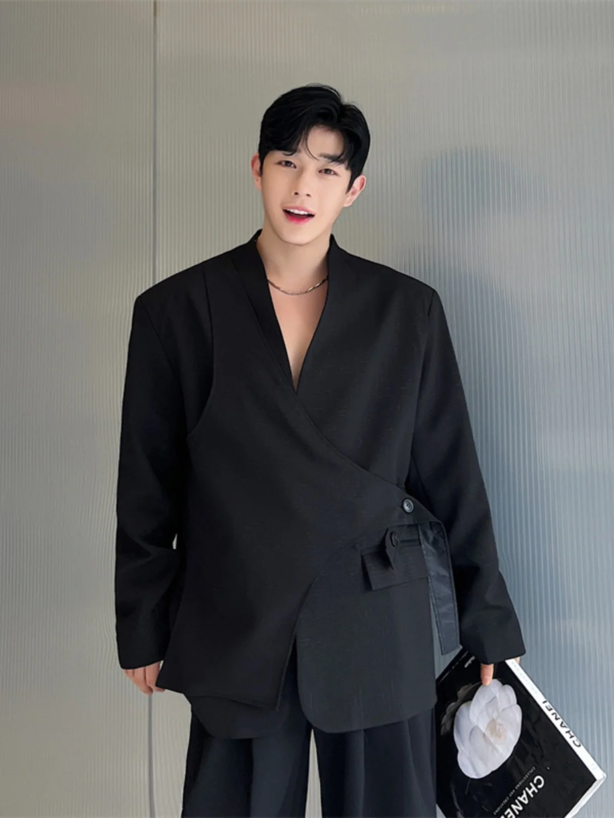 Korean Style Bright Thread Men's Suit Jacket Design Sensation Lightweight Shoulder Padded No Collar Loose Fit Casual Wear
Korean Style Bright Thread Men's Suit Jacket Design Sensation Lightweight Shoulder Padded No Collar Loose Fit Casual Wear