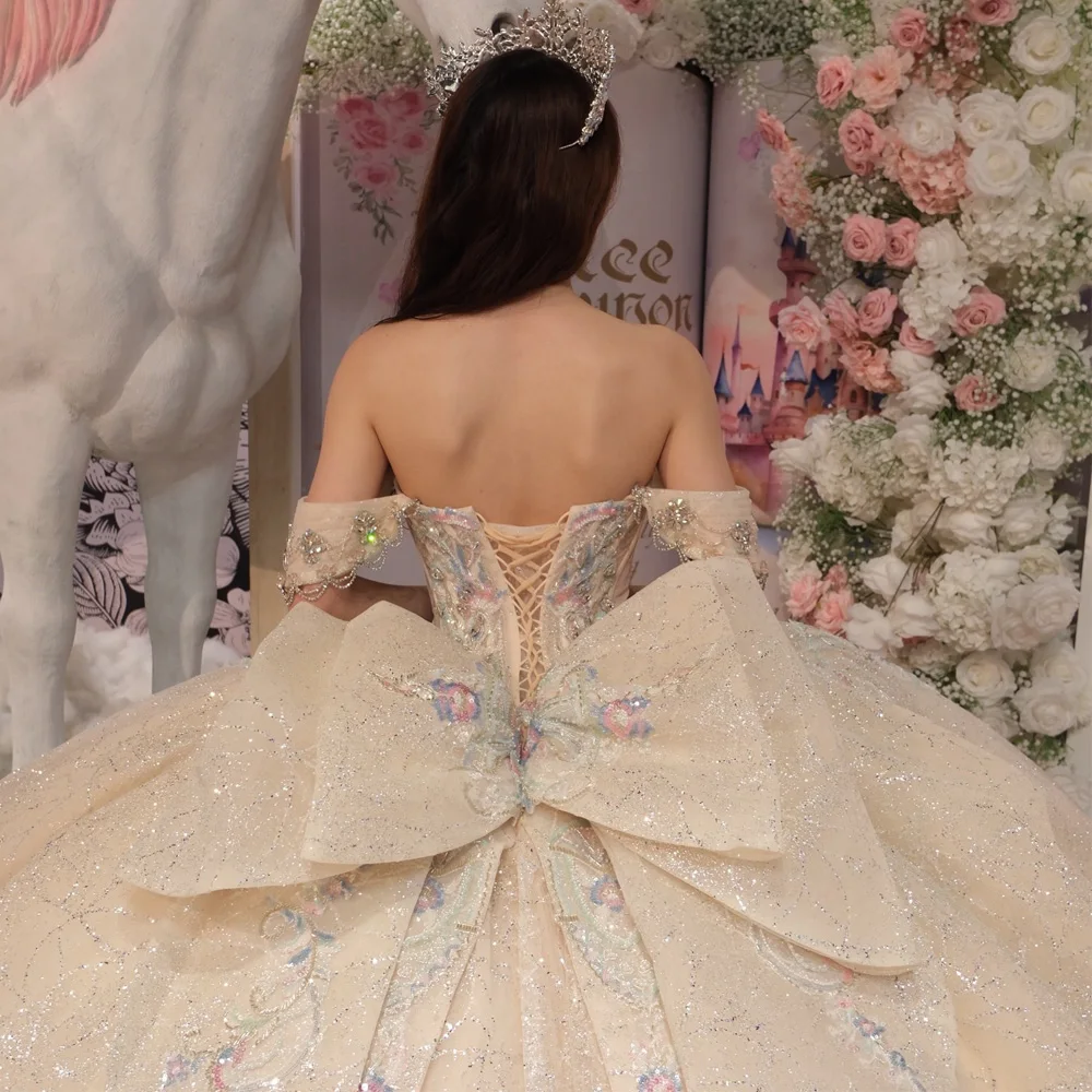 Champagne Ball Gown Quinceanera Dresses Princess Vestidos De 15 Anos Vintage Lace 3D Flower Birthday Party Customized
Champagne Ball Gown Quinceanera Dresses Princess Vestidos De 15 Anos Vintage Lace 3D Flower Birthday Party Customized