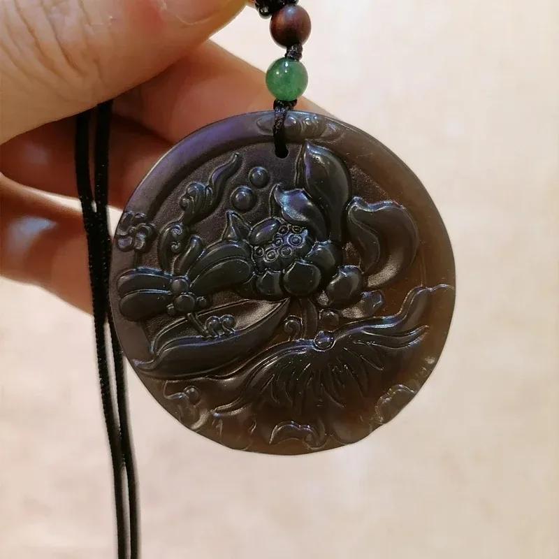 Natural Chicken Blood Hand Carved Magpie Ping'an Jade Pendant Fashion Boutique Jewelry Magpie Plum Necklace Gift Accessories
Natural Chicken Blood Hand Carved Magpie Ping'an Jade Pendant Fashion Boutique Jewelry Magpie Plum Necklace Gift Accessories