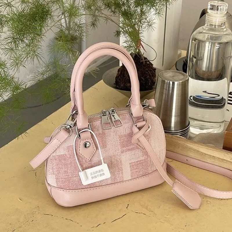 Popular Classic Simple Leather Handbag Women High End Casual Elegant Vintage Trendy Paris Bag
Popular Classic Simple Leather Handbag Women High End Casual Elegant Vintage Trendy Paris Bag