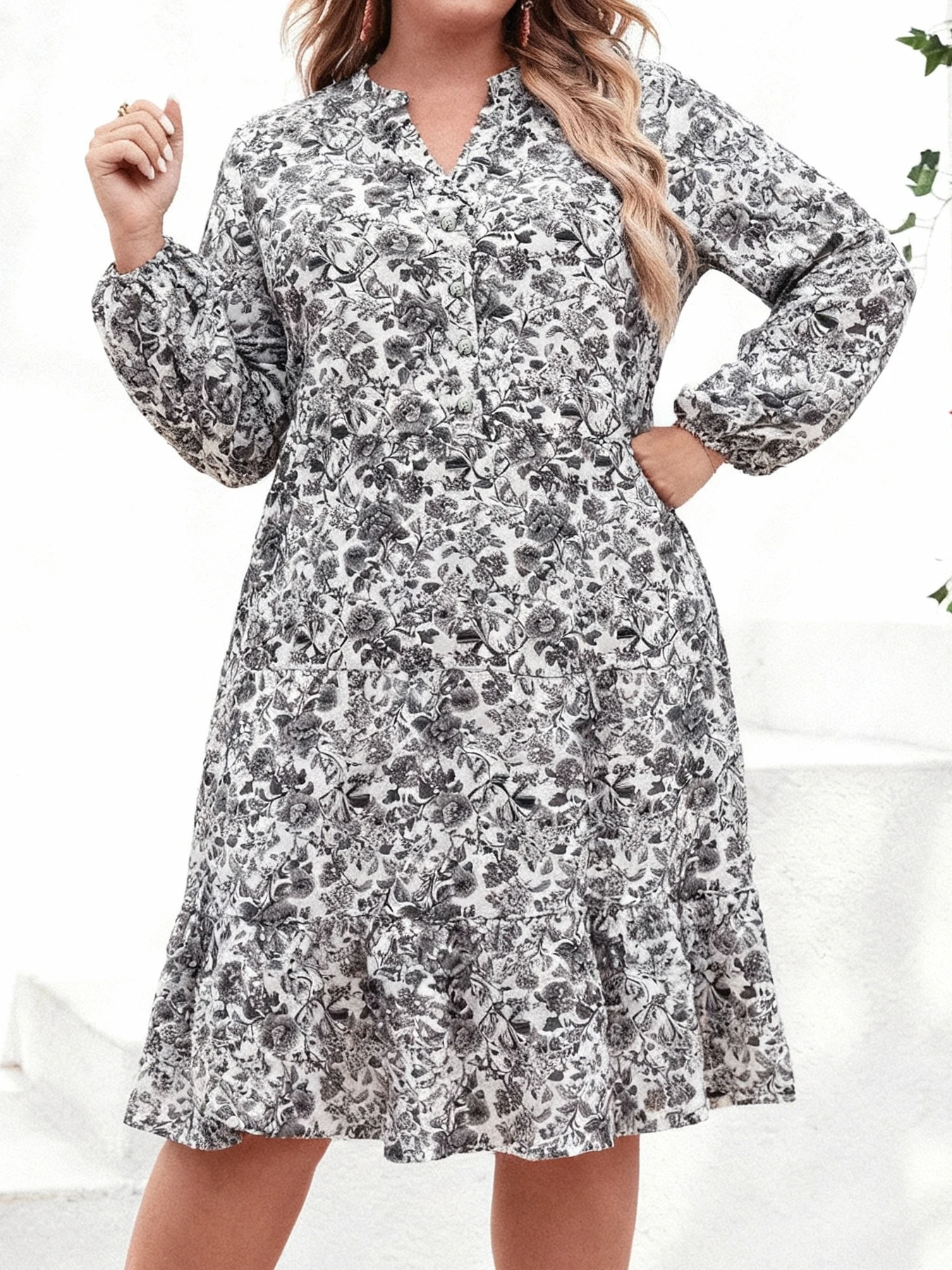 Женское черно-белое платье с цветочным принтом больших размеров, свободное утягивающее платье миди с длинными рукавами и v-образным вырезом, с рюшами
Женское черно-белое платье с цветочным принтом больших размеров, свободное утягивающее платье миди с длинными рукавами и v-образным вырезом, с рюшами