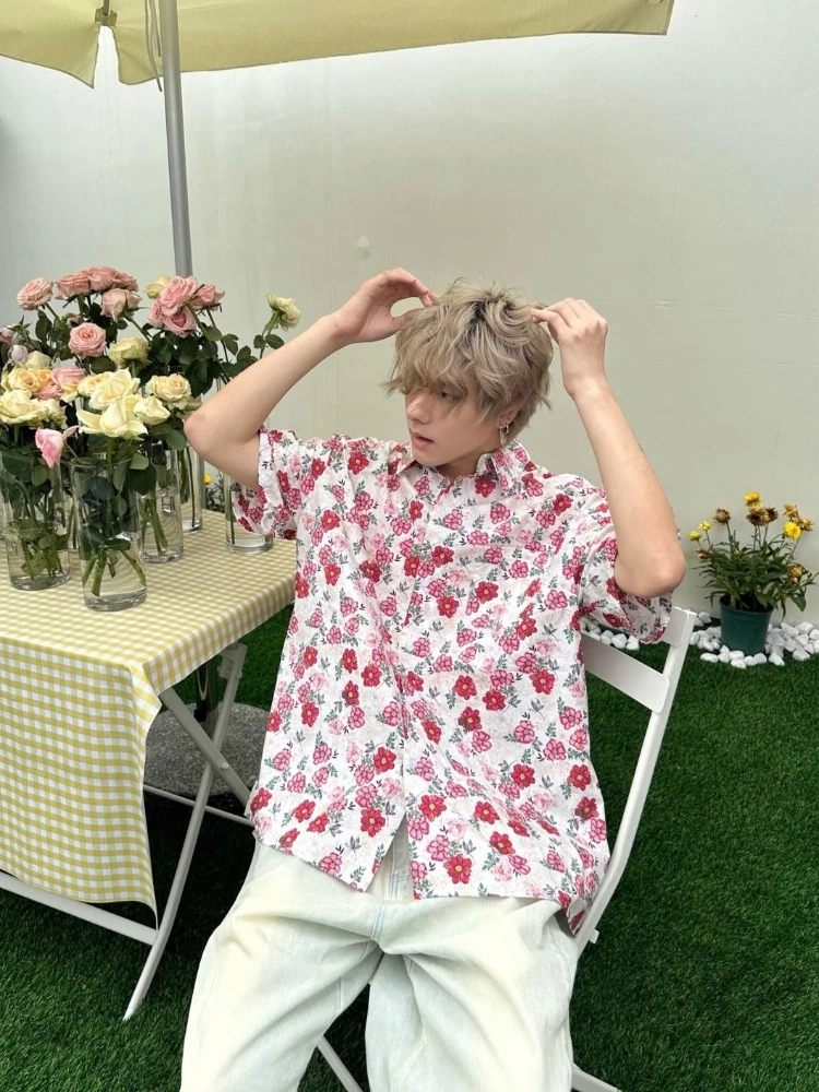 Retro Relaxed Fit Floral Pattern Short Sleeve Shirt Outerwear for Men and Women Resort Style Oversized Trendy Wear
Retro Relaxed Fit Floral Pattern Short Sleeve Shirt Outerwear for Men and Women Resort Style Oversized Trendy Wear
