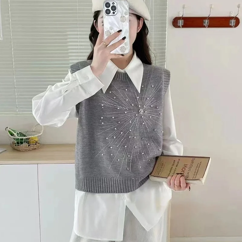 Heavyweight round Ne Beaded Knitted Vest irt Two Piece Set Sweater Early Spring New Trend Layered Top Outerwear
Heavyweight round Ne Beaded Knitted Vest irt Two Piece Set Sweater Early Spring New Trend Layered Top Outerwear