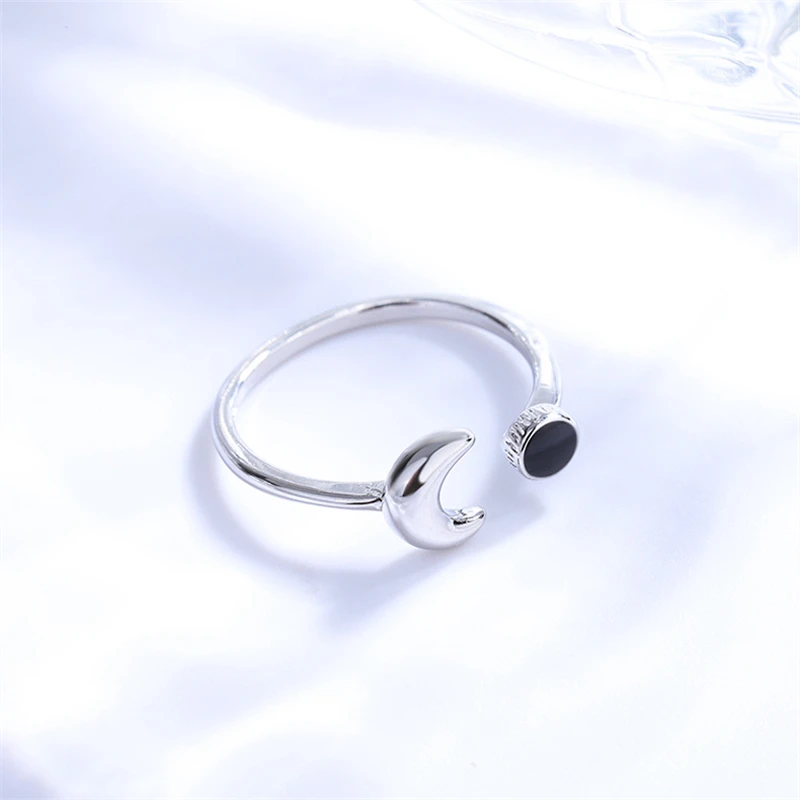 Sole Memory Moon Black Epoxy 925 Sterling Silver Retro Literary Female Resizable Opening Rings RI072
Sole Memory Moon Black Epoxy 925 Sterling Silver Retro Literary Female Resizable Opening Rings RI072