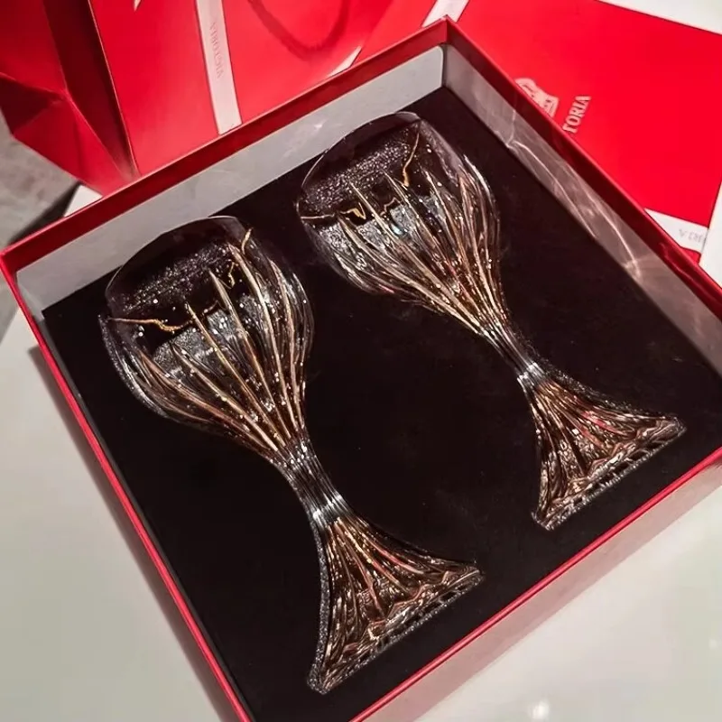 CL hand-painted gold high-value red wine glass goblet household high-end crystal glass creative wine glass
CL hand-painted gold high-value red wine glass goblet household high-end crystal glass creative wine glass
