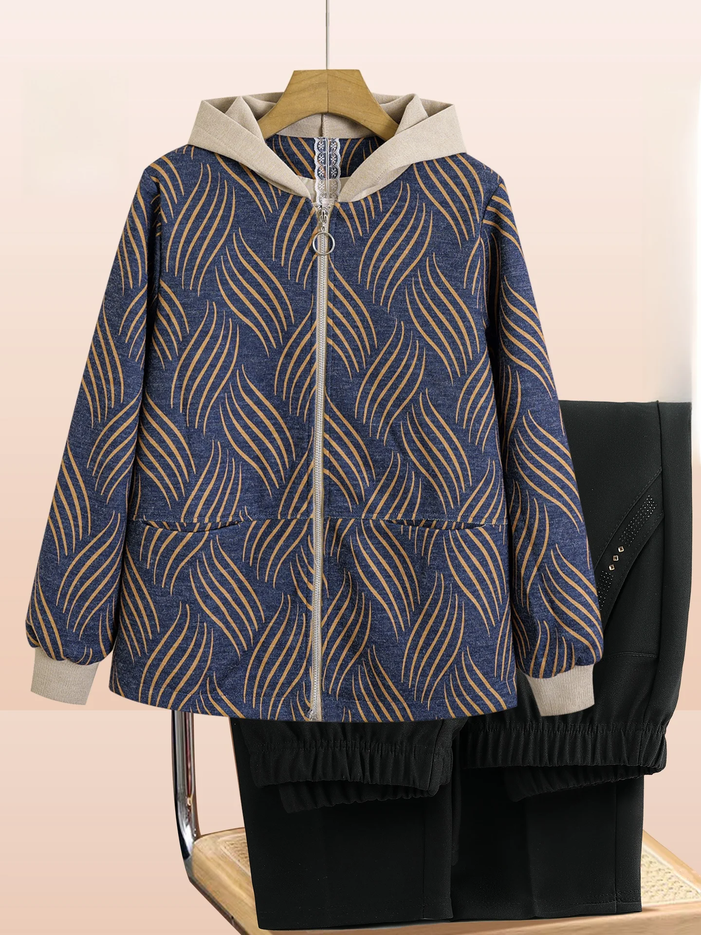 Повседневная спортивная куртка с капюшоном для женщин среднего возраста (50 лет), модная, легкая, весенняя верхняя одежда, свободный крой, длинная...
Повседневная спортивная куртка с капюшоном для женщин среднего возраста (50 лет), модная, легкая, весенняя верхняя одежда, свободный крой, длинная...