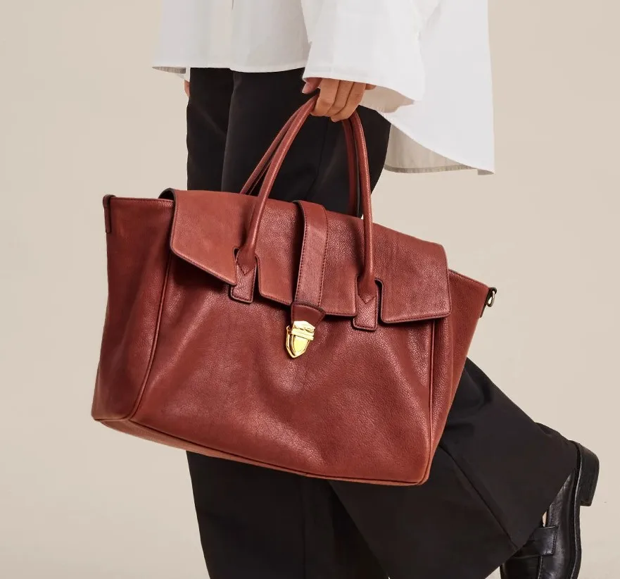 Handbag Briefcase Ladies Leather Retro Large Capacity Commuter Head Layer Vegetable Tanned Cowhide Bags Soft Breathable
Handbag Briefcase Ladies Leather Retro Large Capacity Commuter Head Layer Vegetable Tanned Cowhide Bags Soft Breathable