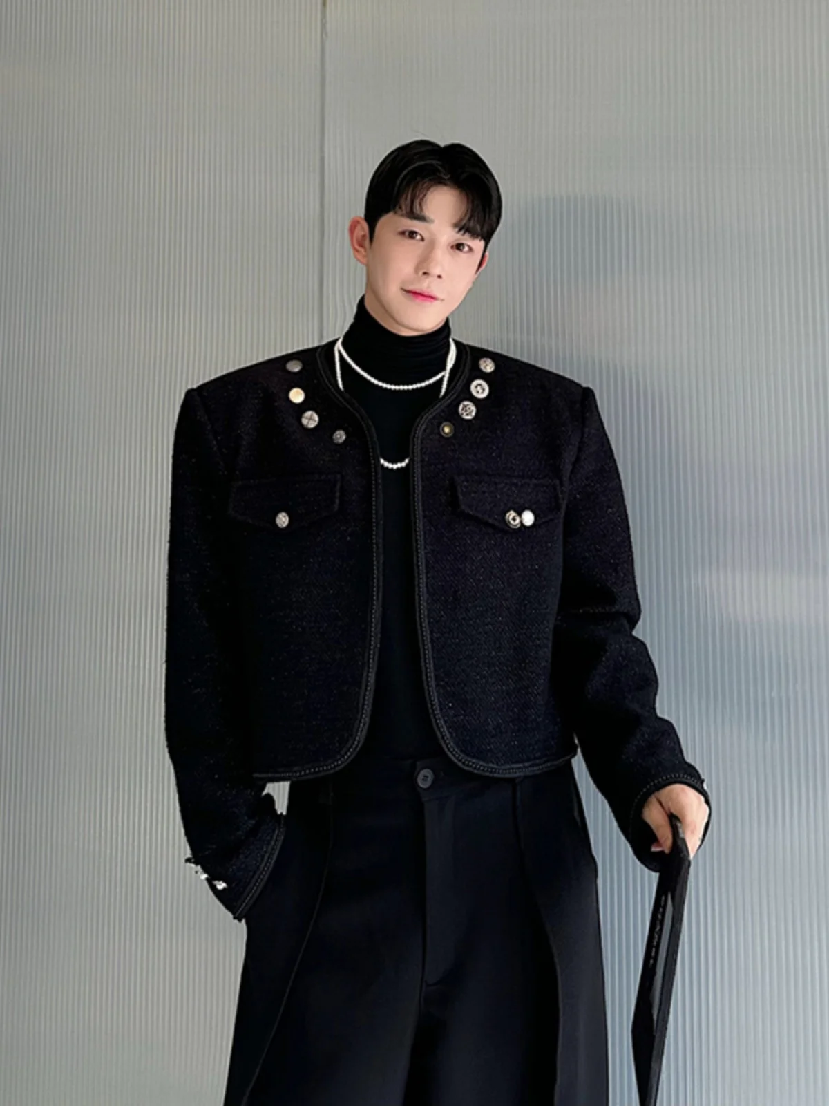 Универсальная свободная куртка для мужчин с жемчужным декором и многослойным дизайном, молодежная, для весны, осени и зимы, повседневная одежда
Универсальная свободная куртка для мужчин с жемчужным декором и многослойным дизайном, молодежная, для весны, осени и зимы, повседневная одежда