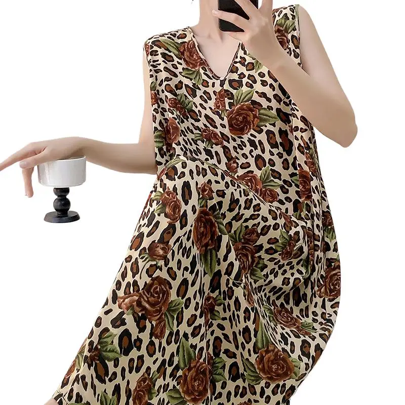 Women's Front and Rear Double-Wear Nightdress Dress Retro New Chinese Style Jacquard New Printed Sleeveless Home Pajamas
Women's Front and Rear Double-Wear Nightdress Dress Retro New Chinese Style Jacquard New Printed Sleeveless Home Pajamas