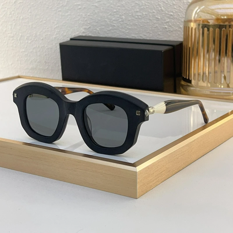 Y2K Style Germany Brand Sunglasses Maske J1 Fashion Vintage Round Glasses For Men Women Classic Eyewear Outdoor Travel Shades
Y2K Style Germany Brand Sunglasses Maske J1 Fashion Vintage Round Glasses For Men Women Classic Eyewear Outdoor Travel Shades