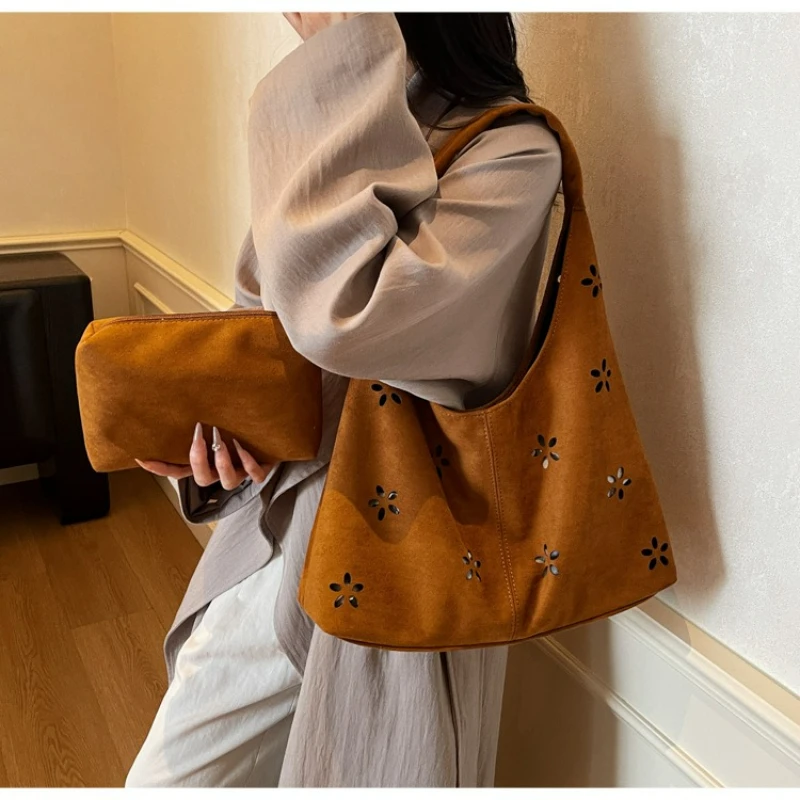 Hollowed Out Petal Tote Bag Versatile Suede Fabric Shoulder Bag for Daily Commuting and Casual Use Handle Bag
Hollowed Out Petal Tote Bag Versatile Suede Fabric Shoulder Bag for Daily Commuting and Casual Use Handle Bag