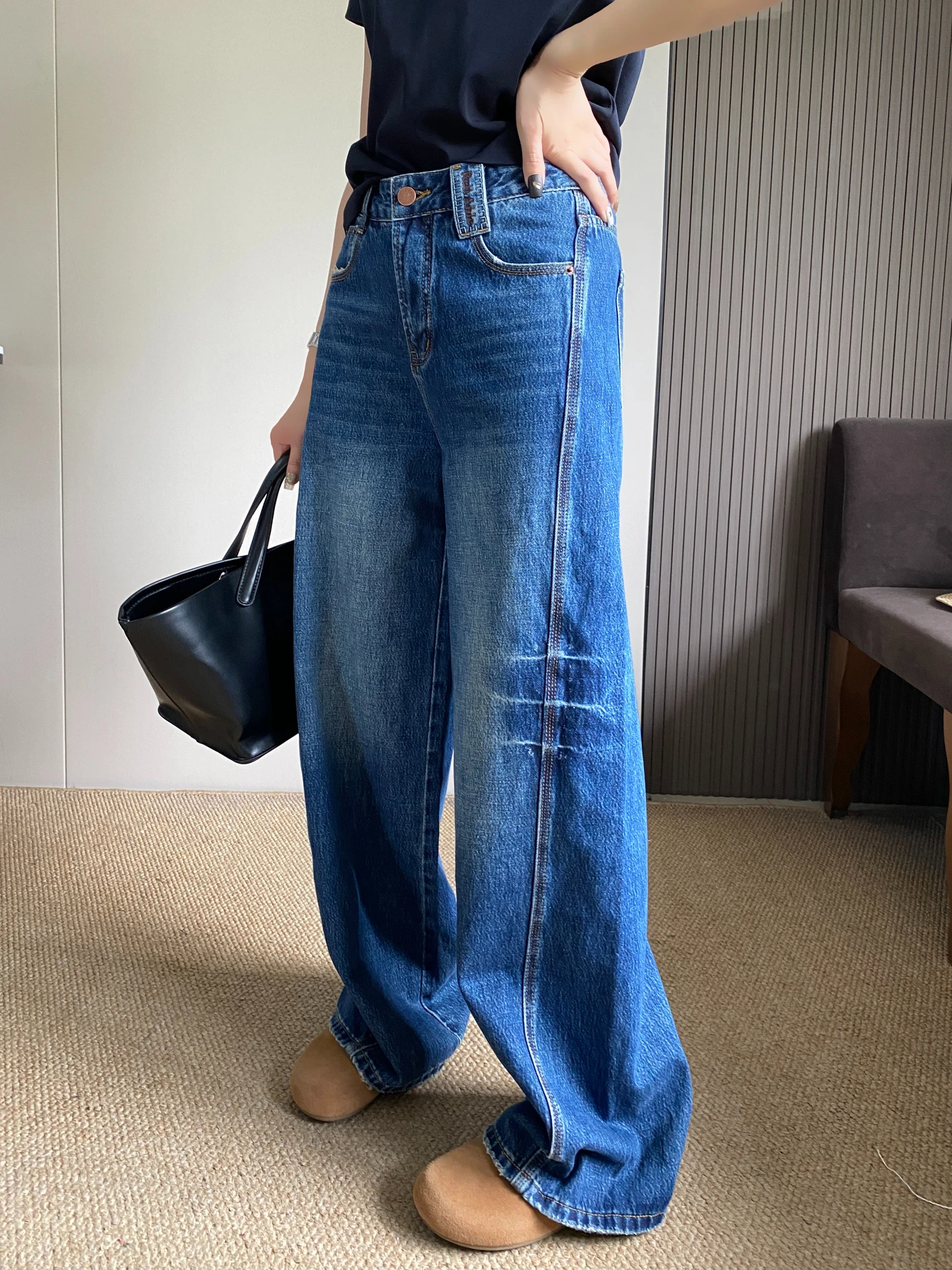 Свободные джинсы с высокой талией, женские джинсы в американском стиле, ретро-дизайн, утягивающие широкие брюки, осеннее новое поступление
Свободные джинсы с высокой талией, женские джинсы в американском стиле, ретро-дизайн, утягивающие широкие брюки, осеннее новое поступление