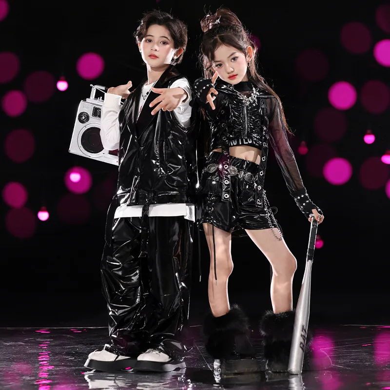 2025 Children Ballroom Hip Hop Dance Costumes For Girls Black Leather Vest Hiphop Pants Outfits Boys Jazz Stage Clothes DQS18574
2025 Children Ballroom Hip Hop Dance Costumes For Girls Black Leather Vest Hiphop Pants Outfits Boys Jazz Stage Clothes DQS18574